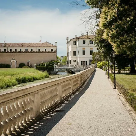 Апартаменты Volpi *